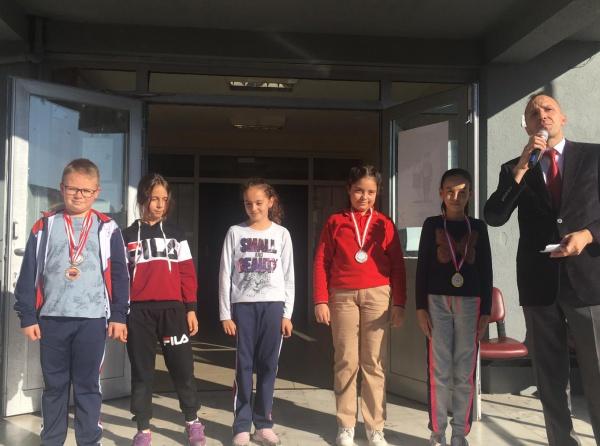 Öğrencilerimiz Yüzme Turnuvasında Madalya Aldı
