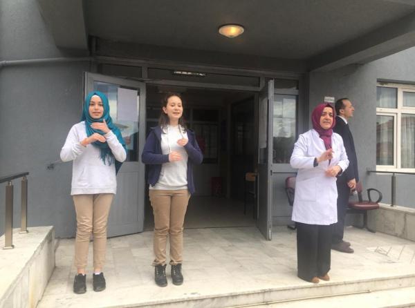 Öğrencilerimiz İşaret Dili ile İstiklal Marşı Söyledi