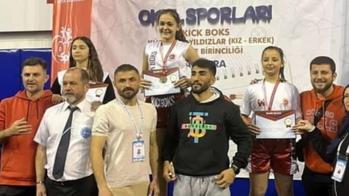 İkbal Su Tabak Kick Boks Türkiye Şampiyonu Oldu